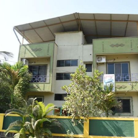 Gulmohar Cottages - Home Stay In Alībāg Exteriér fotografie
